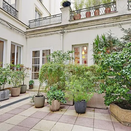 Appartement Spacious Vintage Duplex Flat - Gare Du Nord Parijs