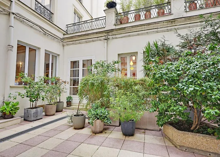 Appartement Spacious Vintage Duplex Flat - Gare Du Nord Parijs