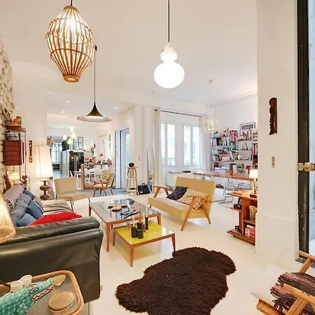 Spacious Vintage Duplex Flat - Gare Du Nord Paříž