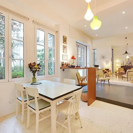 Spacious Vintage Duplex Flat - Gare Du Nord Paříž