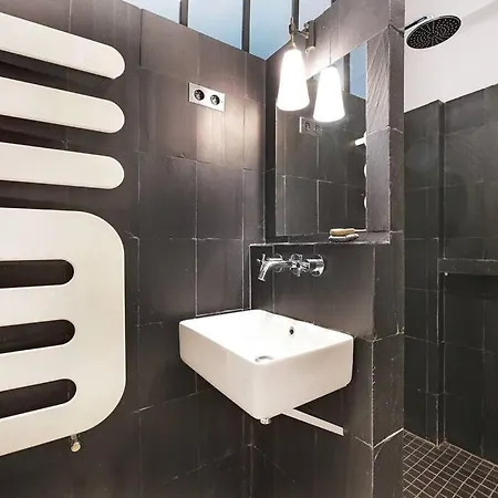 Spacious Vintage Duplex Flat - Gare Du Nord Paříž