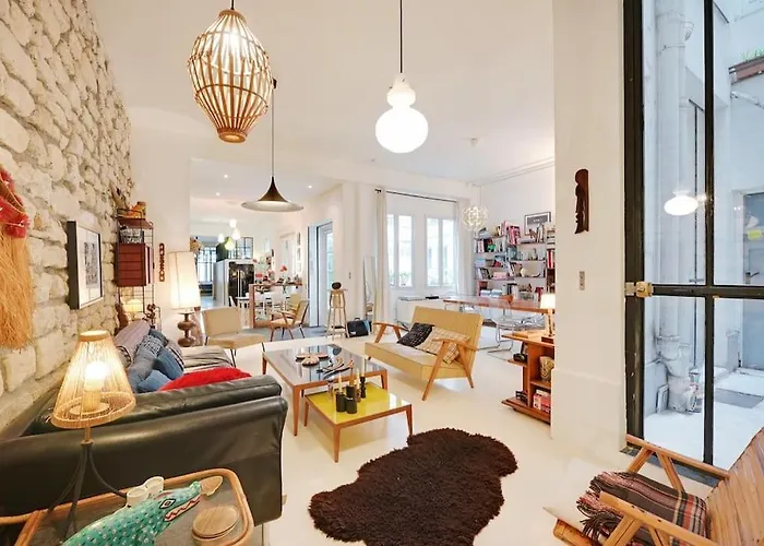 Spacious Vintage Duplex Flat - Gare Du Nord 파리